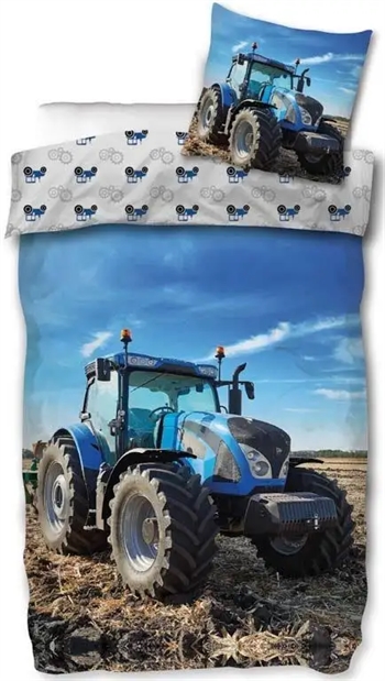 Billede af Traktor sengetøj - 140x200 cm - Vendbar sengesæt med blå traktor - 100% bomuld - Flot børnesengetøj hos Shopdyner.dk